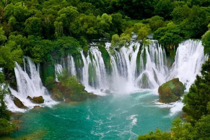 7 Breathtaking Places to Visit in Bosnia & Herzegovina This Year
