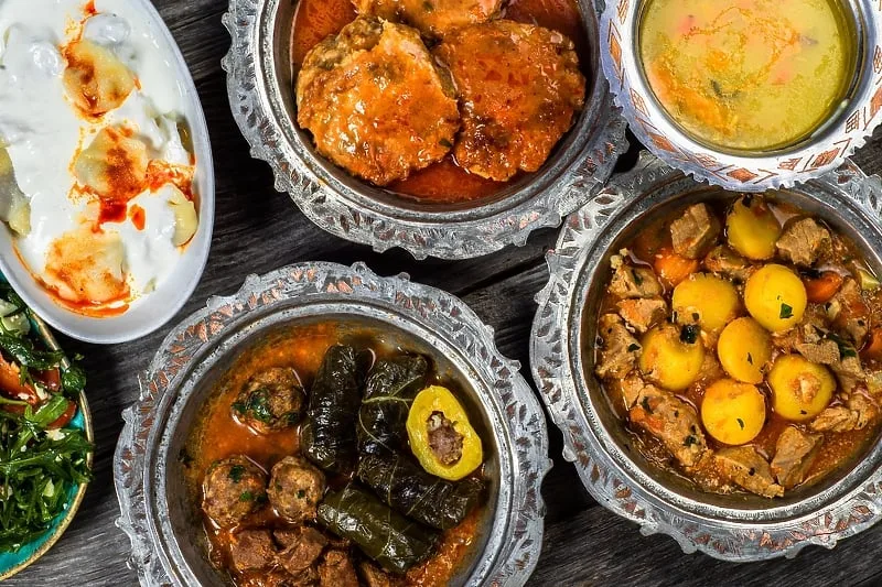 How to Order Food in Bosnian: The Ultimate Guide for Foodies